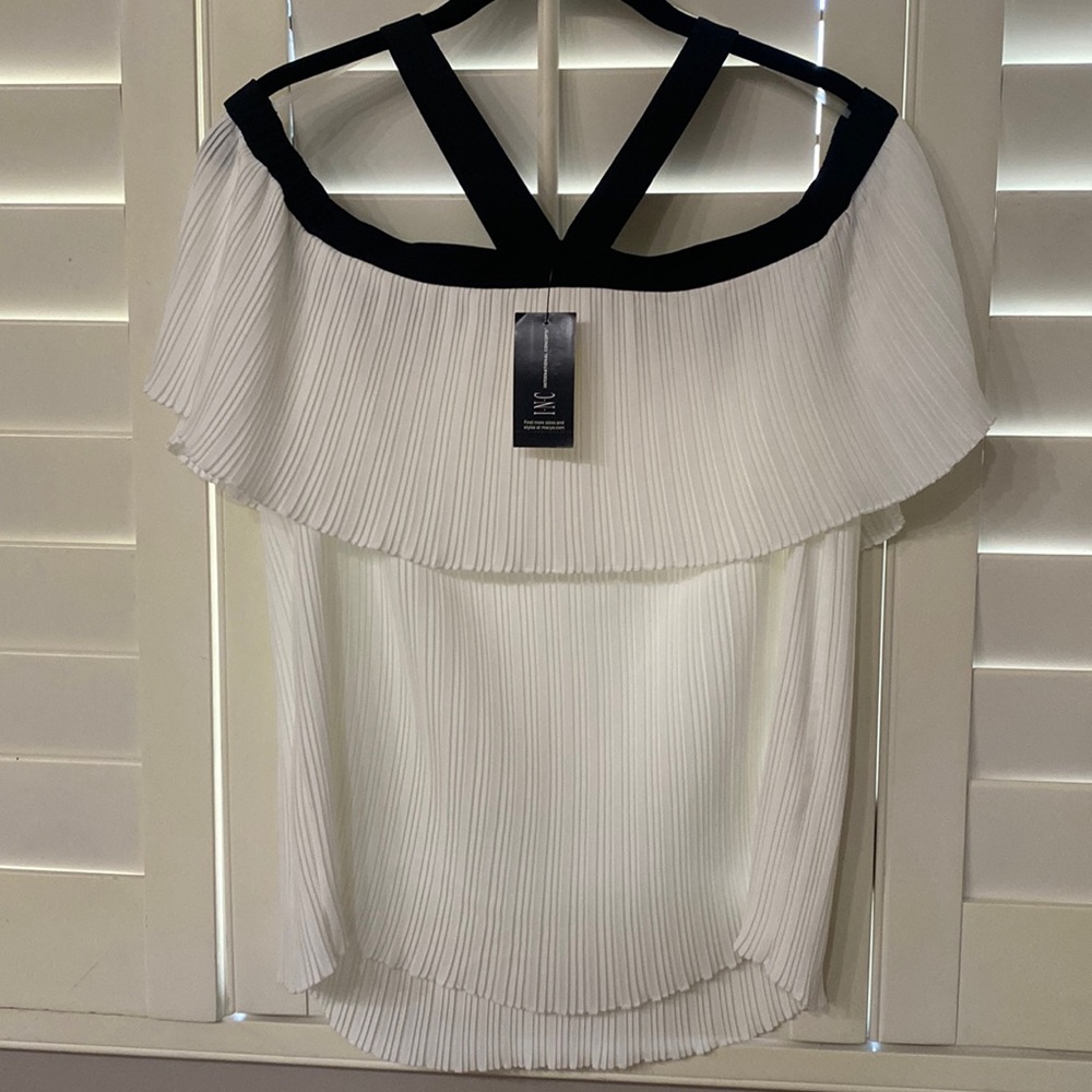 I.N.C. Fantasia white pleated blouse. Size S.